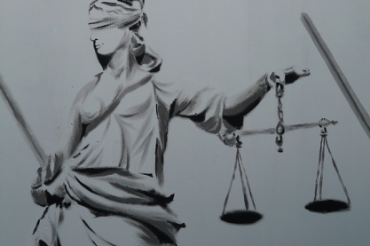 Justitia (Quelle: https://pixabay.com/de/gerechtigkeit-urteilende-justitia-9017/)